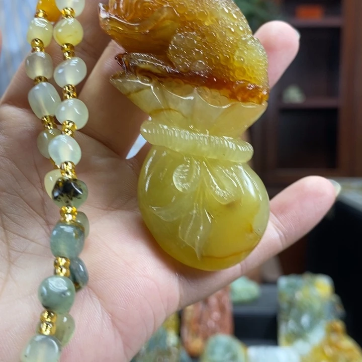 未镶嵌蛇纹石玉颈饰