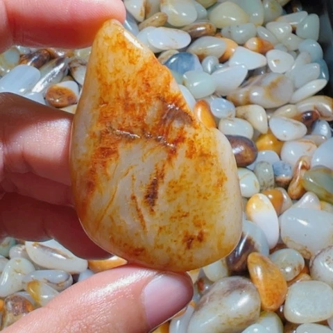 和田玉未镶嵌珠宝奇石35.6克