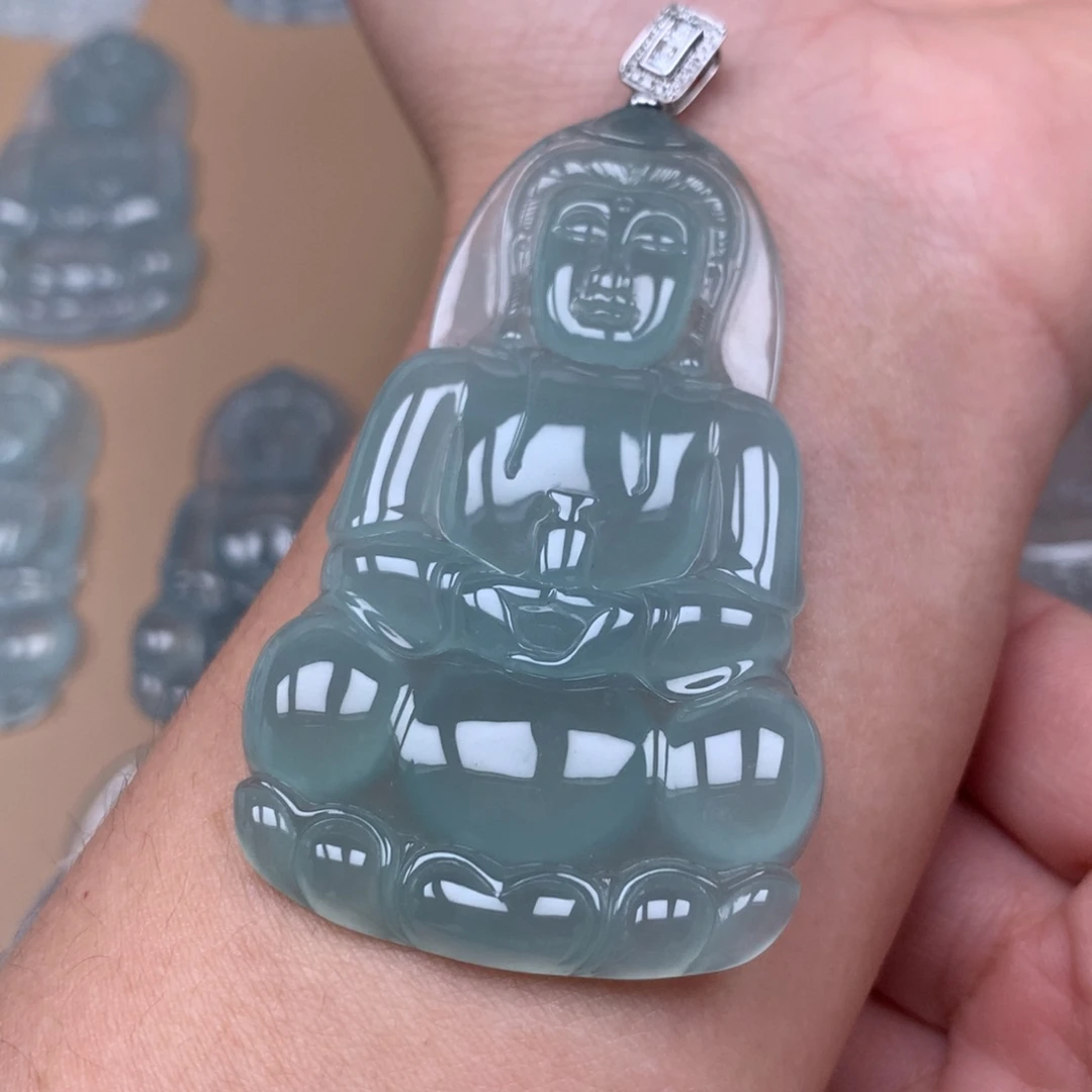 翡翠18K金镶嵌颈饰缅甸翡翠A货