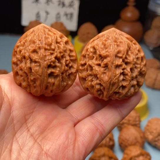 文玩核桃吊坠水龙39 41  44.7克