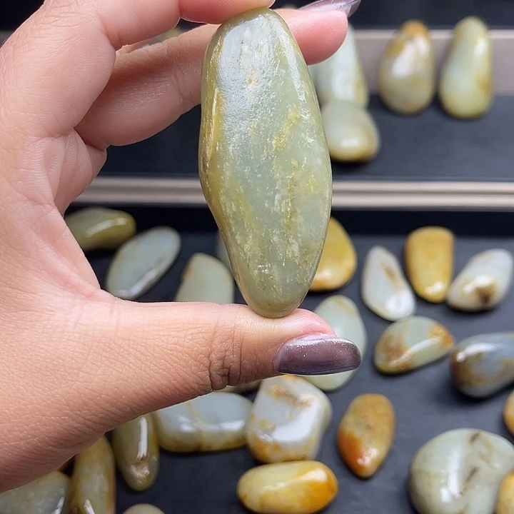 和田玉（糖玉）未镶嵌颈饰
