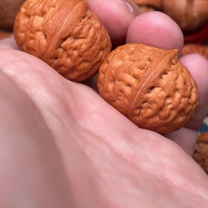文玩核桃把件麒麟磨盘