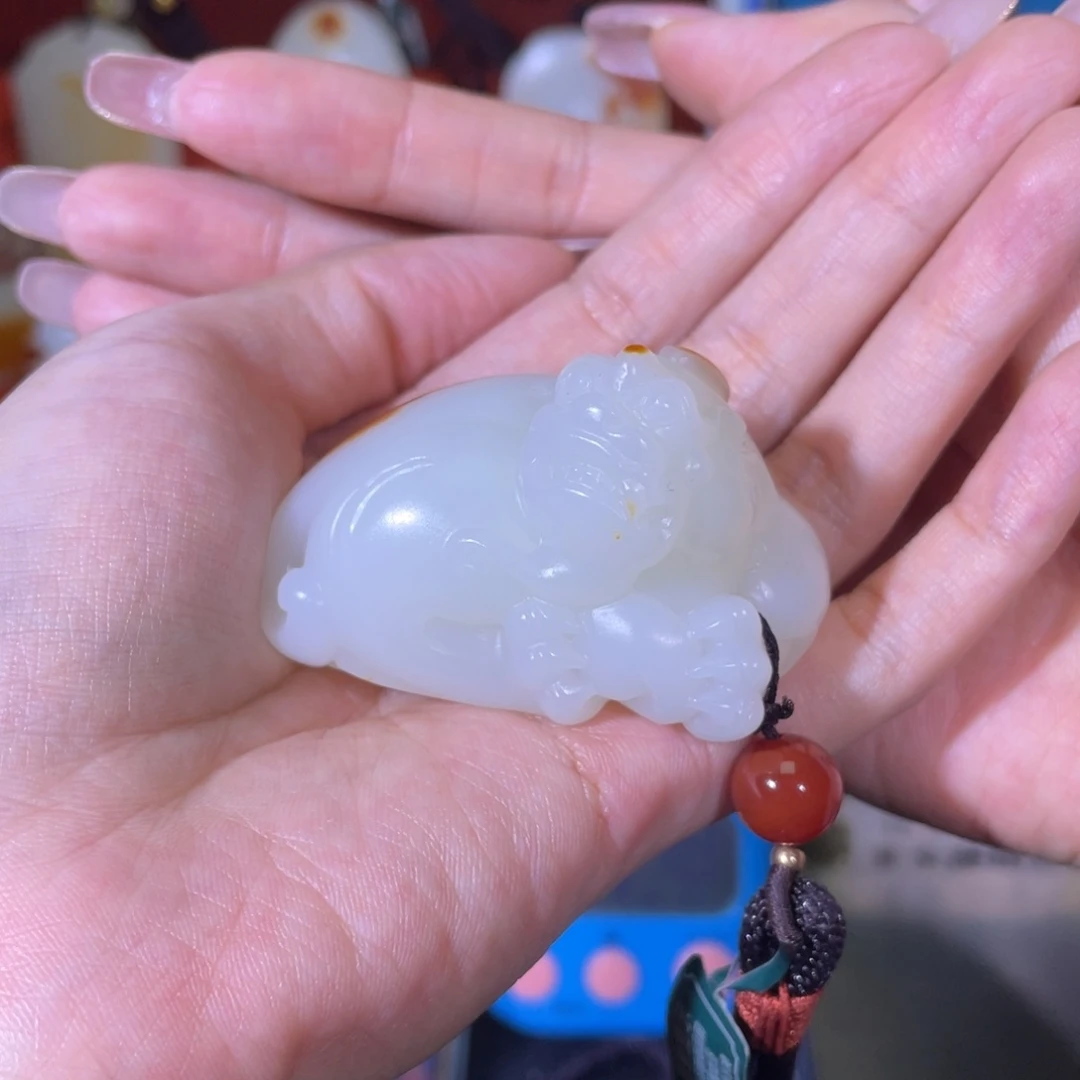 L***h和田玉未镶嵌把件