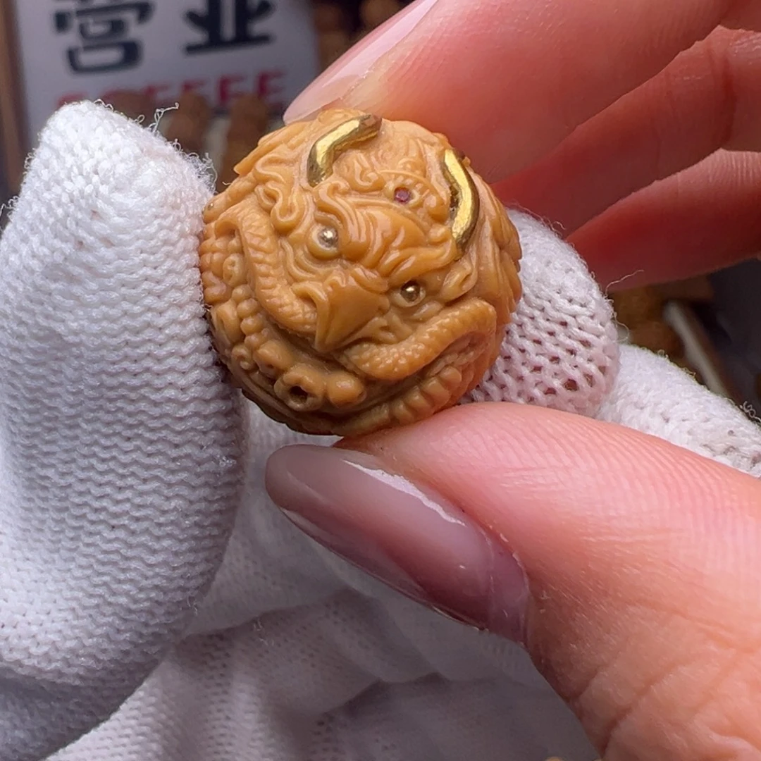 把件猴头核桃镶嵌款迦楼罗全品有正常封口线