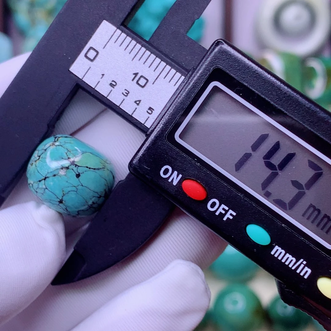 未镶嵌绿松石颈饰