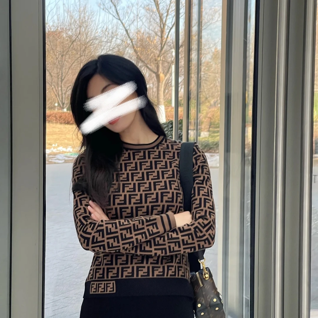 未使用 FENDI/芬迪 满印logo圆领长袖针织衫 38 10779782