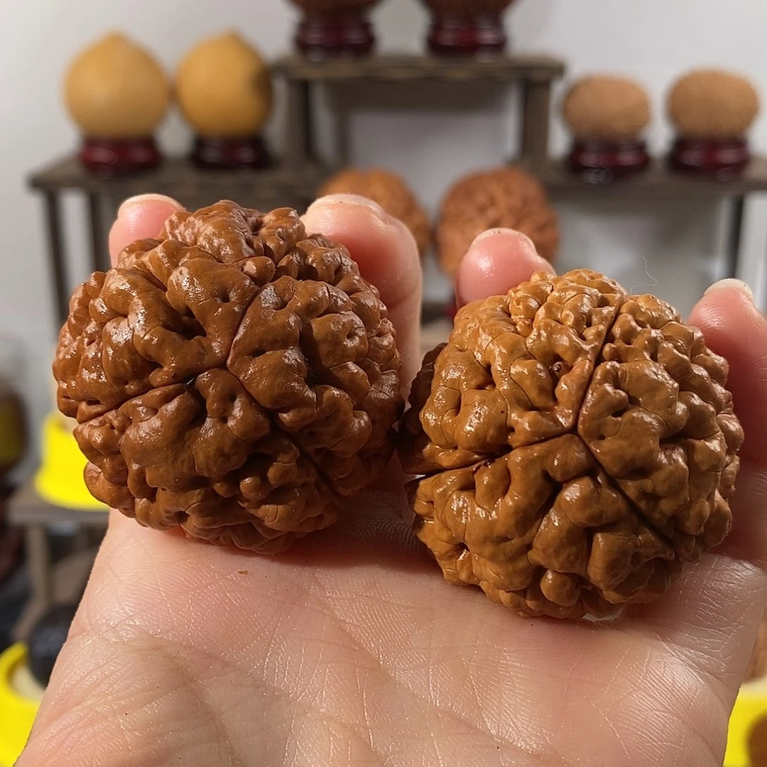 吊坠文玩核桃用****1三瓣脑纹金刚练手微瑕4344