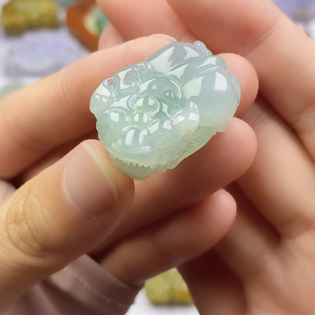 颈饰未镶嵌翡翠貔貅