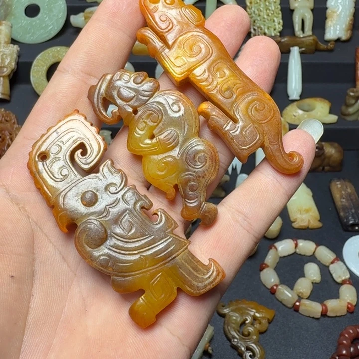 乐***天和田玉（糖玉）未镶嵌挂件