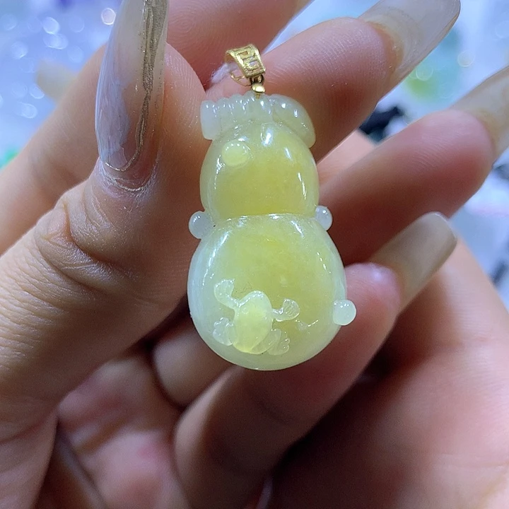 翡翠颈饰18K金镶嵌天然翡翠A货吊坠