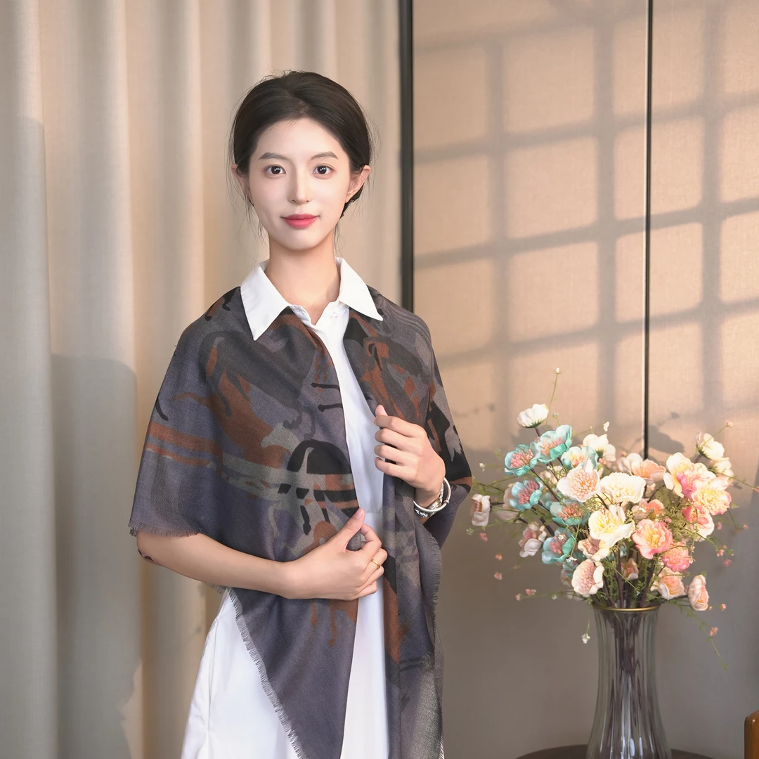 微米级喷绘印花美莉诺羊毛围巾