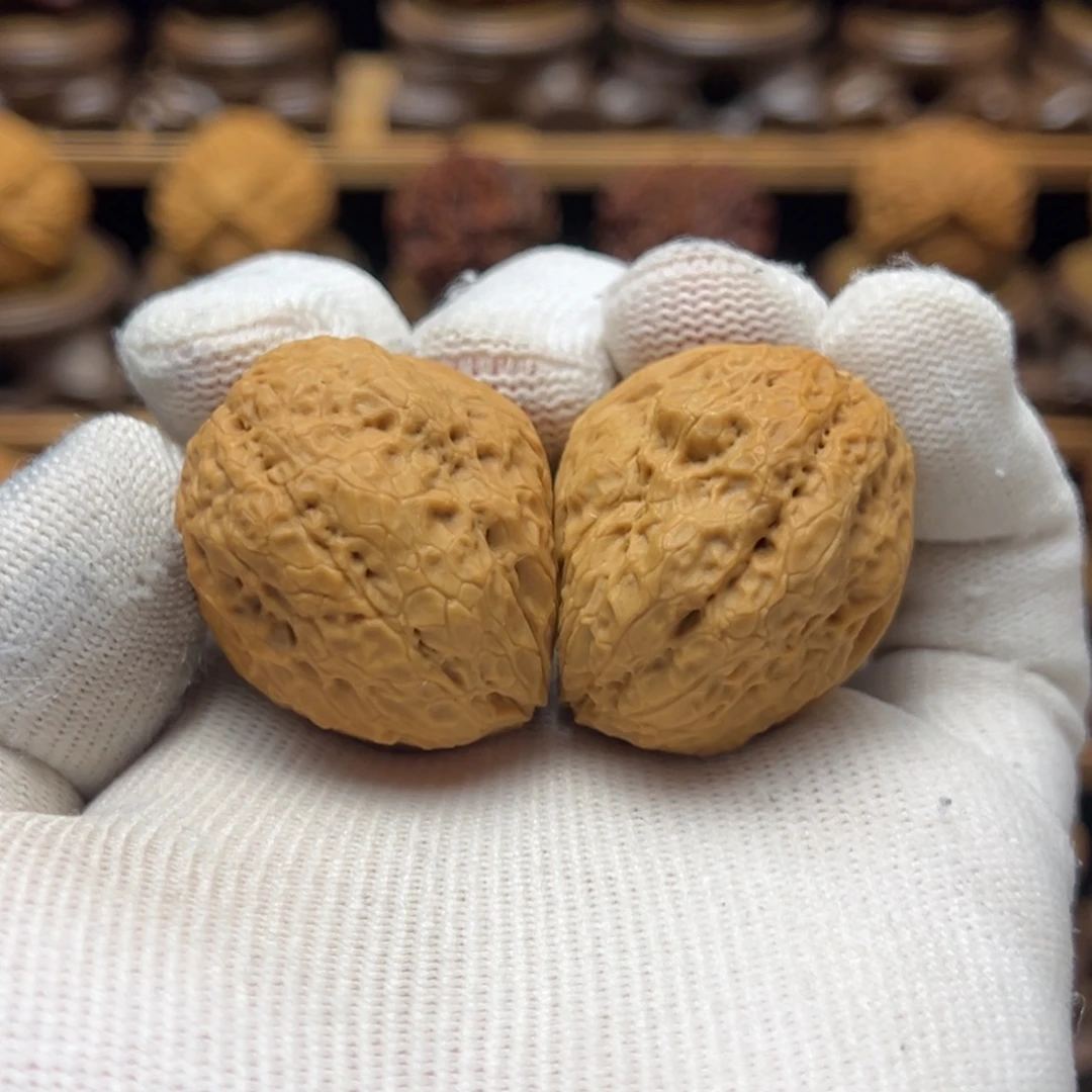 把件文玩核桃38mm异形双胞胎。一物一图。