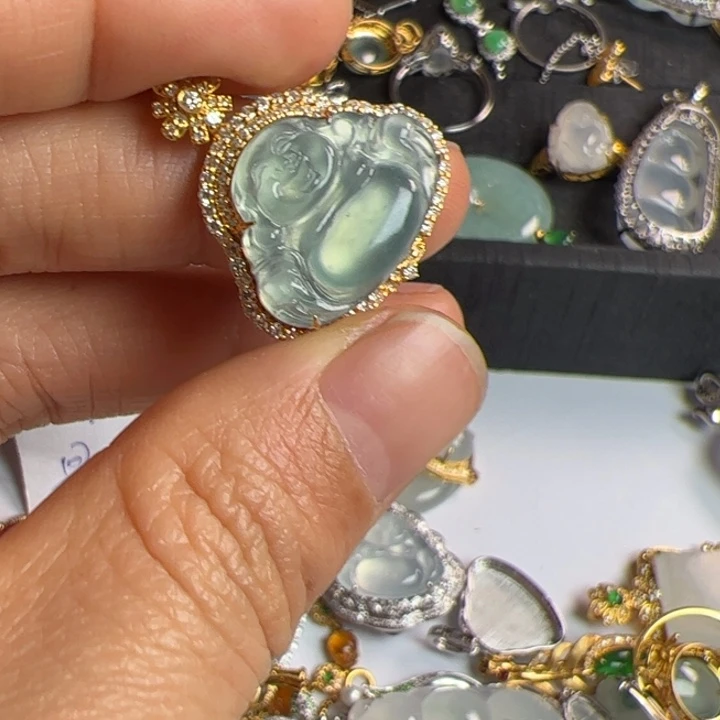 翡翠吊坠(不含链)18K金镶嵌翡翠吊坠项链