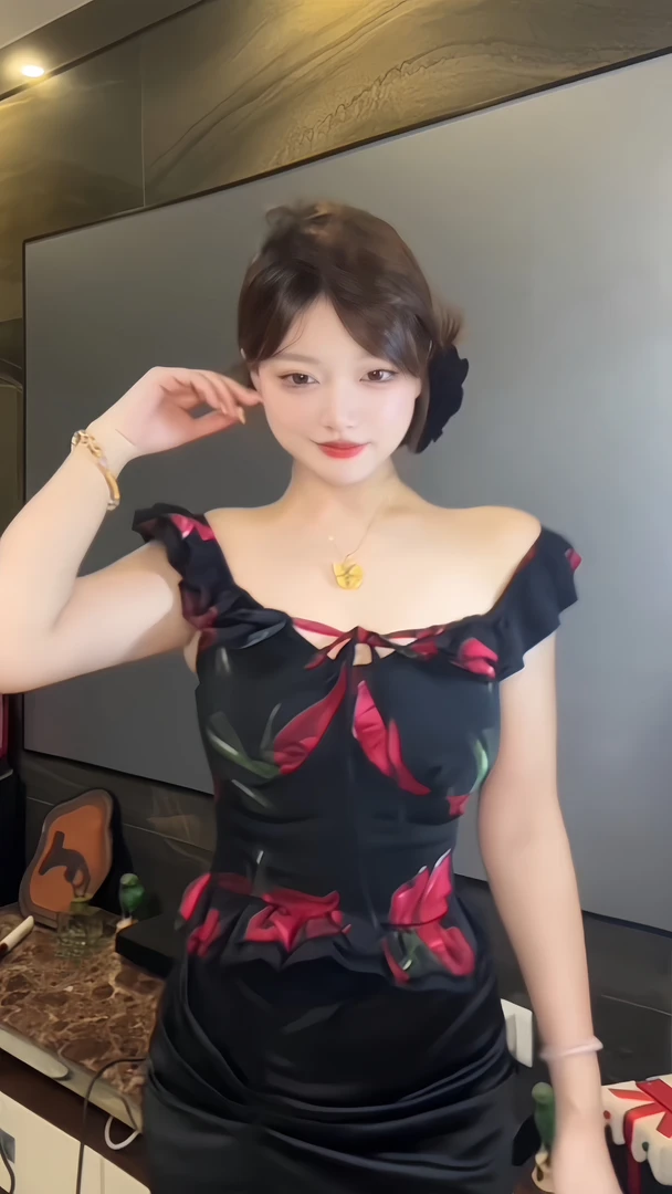 法式复古玫瑰印花小飞袖露肩荷叶边衬衫女夏季设计感