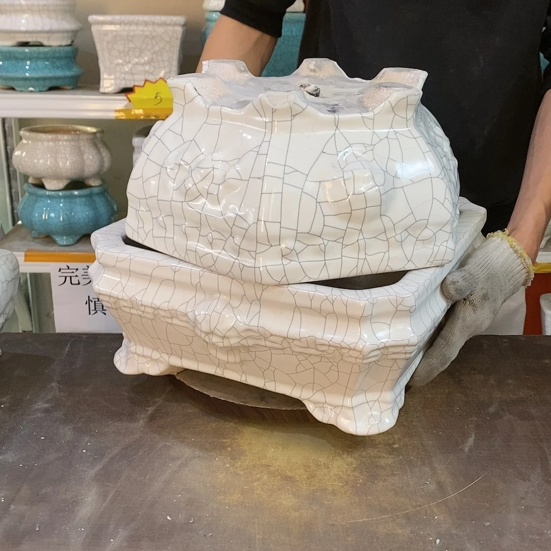 简**福瑕疵花盆花盆里的花都