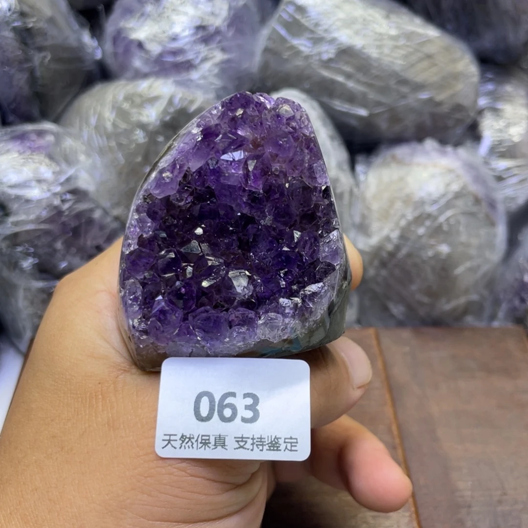 未镶嵌水晶大型摆件（非配饰）