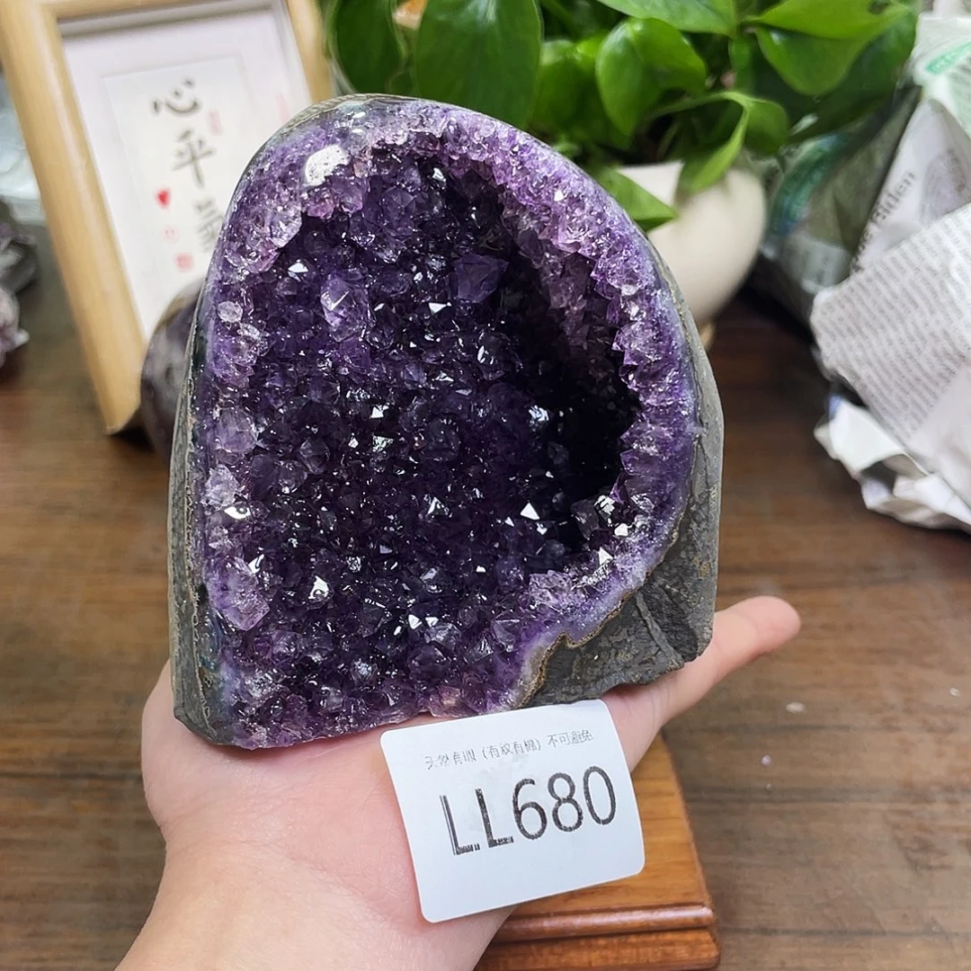 未镶嵌水晶大型摆件（非配饰）