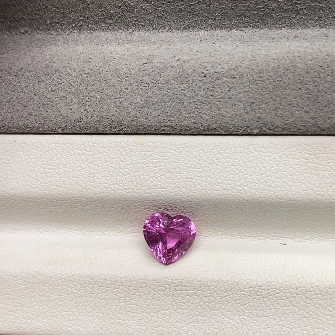 蓝宝石裸石2.03克拉天然无烧