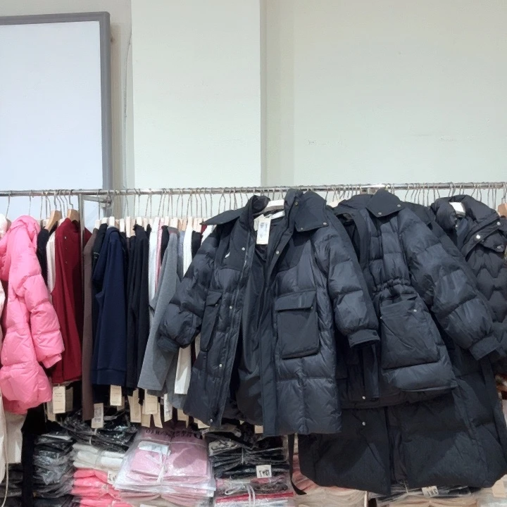 小***悦芮娜依莲芮娜依莲