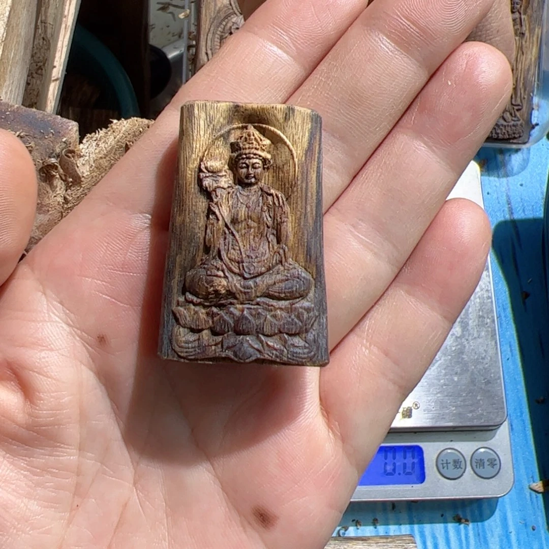 沉香吊坠白棋大势至7.3克