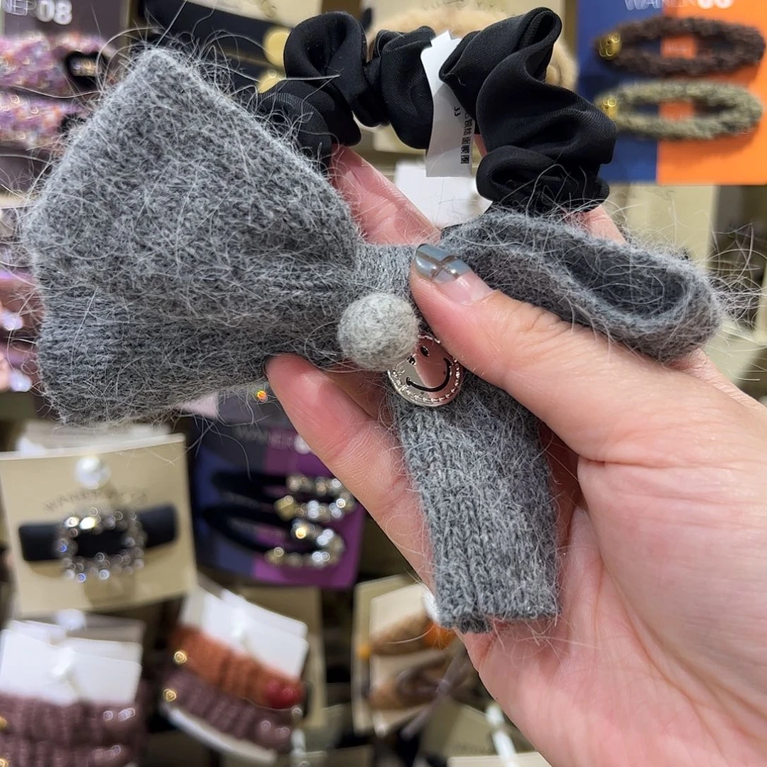 布艺非金属笑脸蝴蝶结发圈