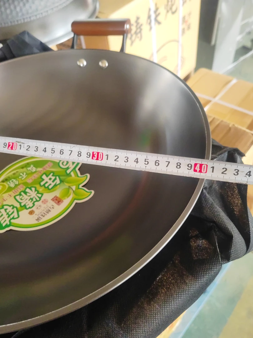 铸铁锅无涂层直径40公分，无盖子，加厚铸铁