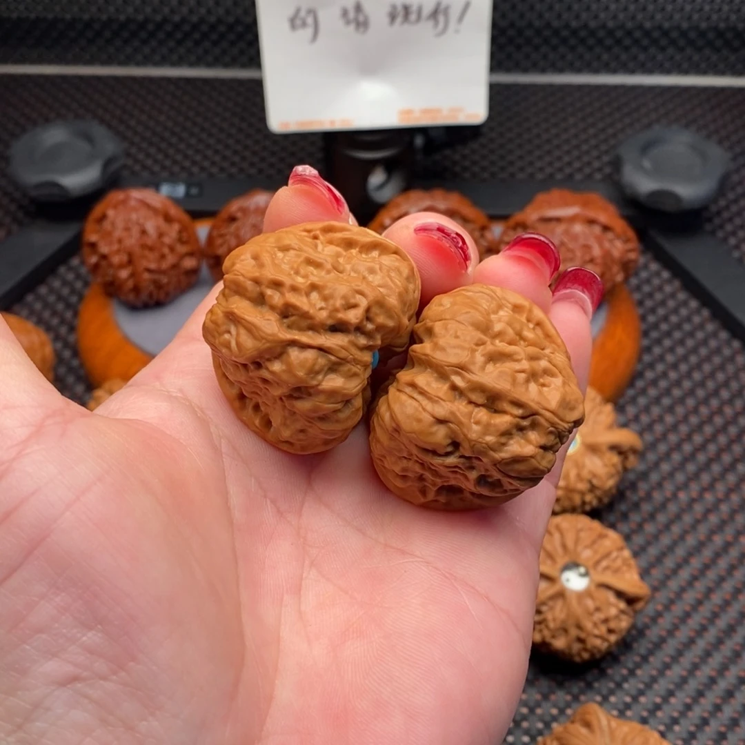 文玩核桃把件蛤蟆41边42肚