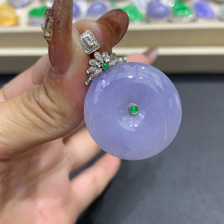 翡翠颈饰18K金镶嵌翡翠