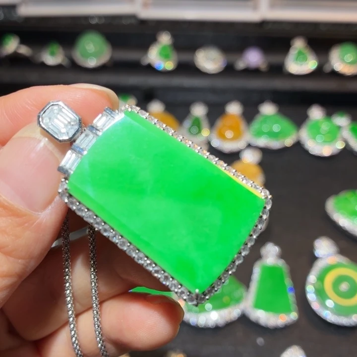 翡翠18K金镶嵌吊坠(不含链)翡翠