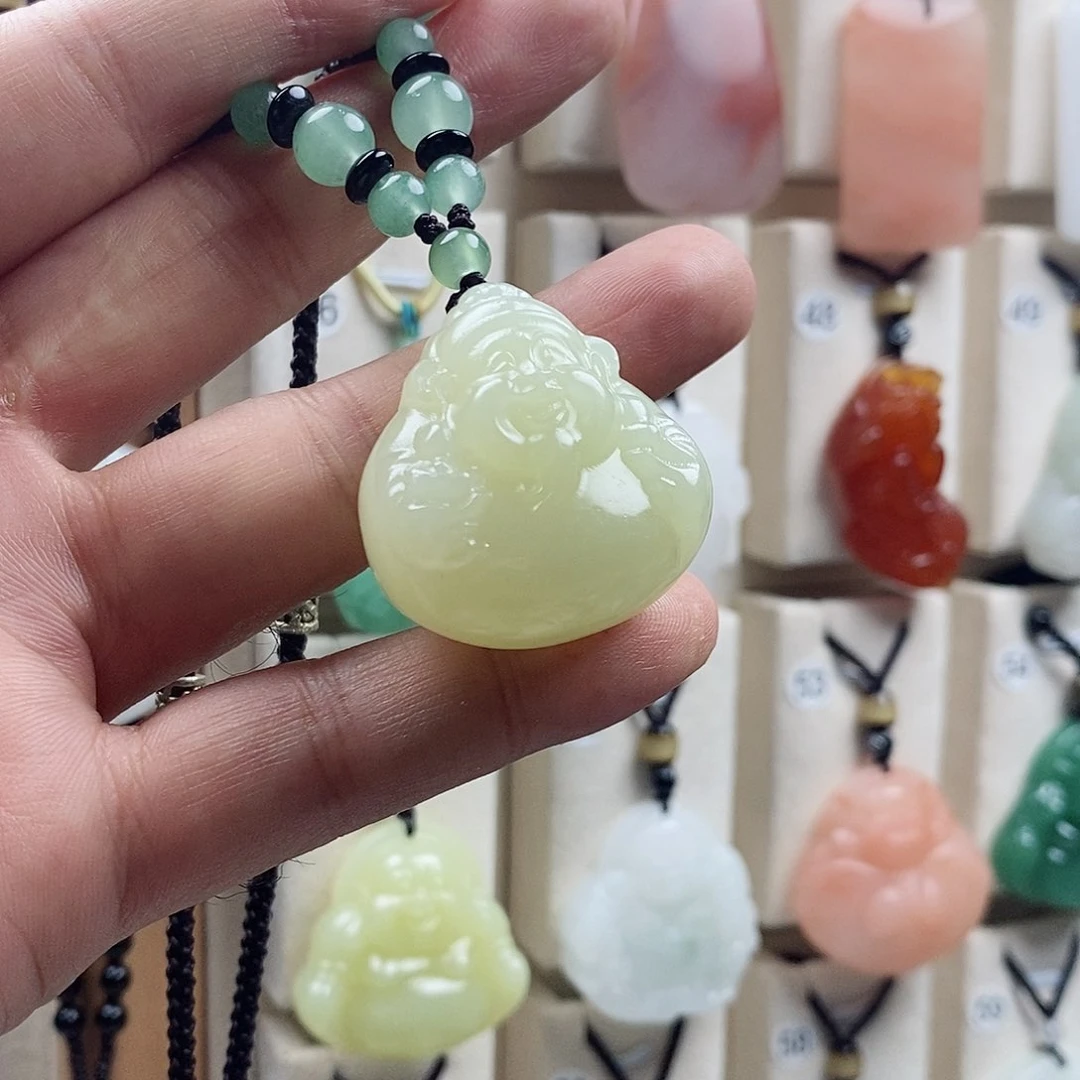 石英质玉未镶嵌颈饰