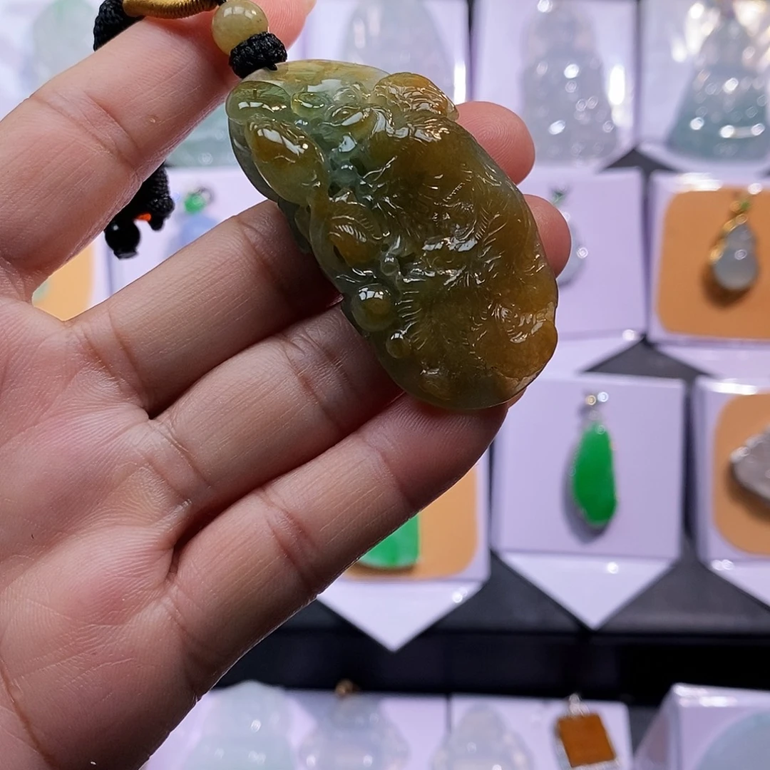 翡翠未镶嵌颈饰金凤凰