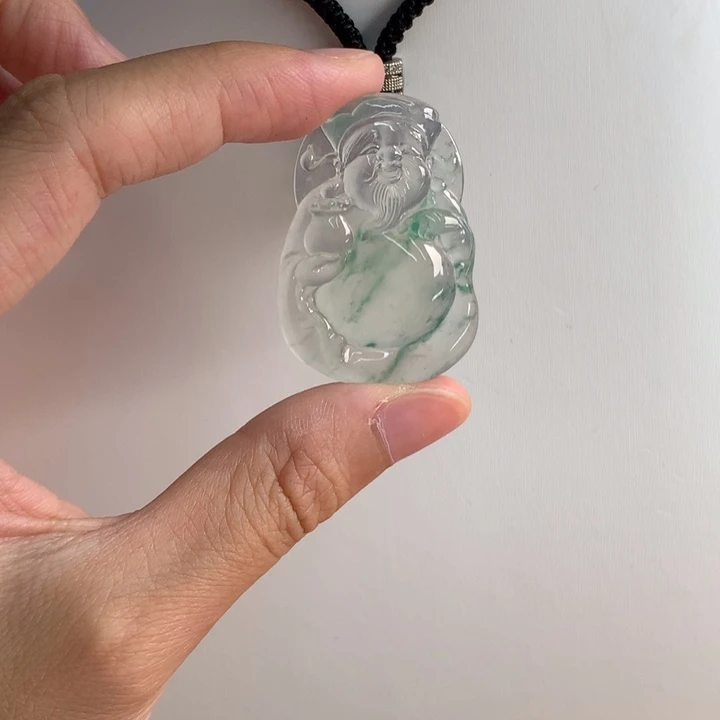 翡翠未镶嵌颈饰…..