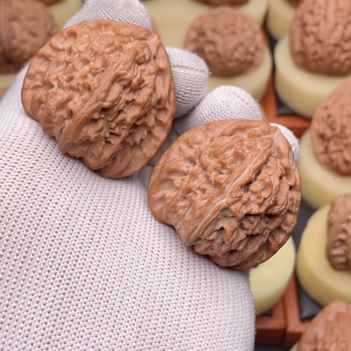 湘***号文玩核桃把件41+左右三角白