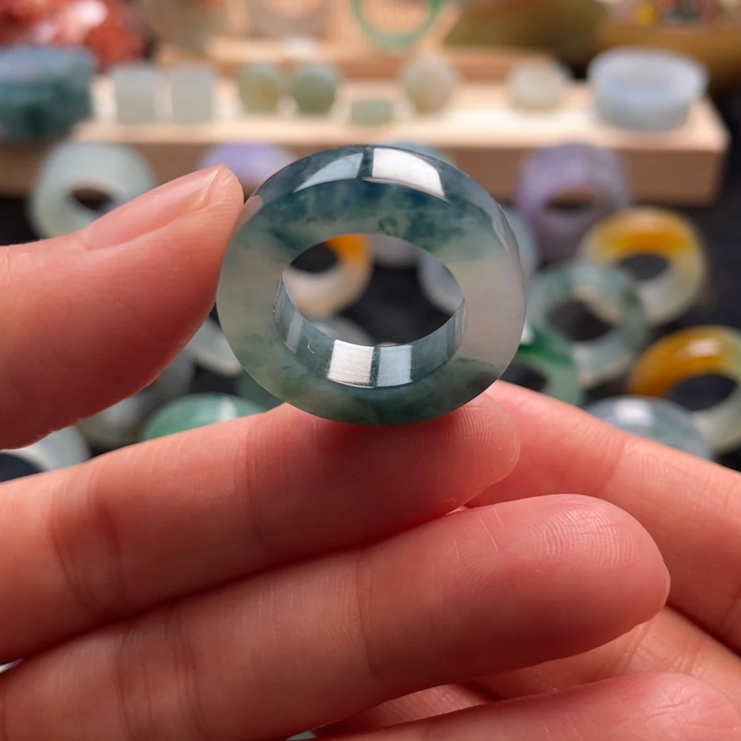 定制翡翠未镶嵌戒指