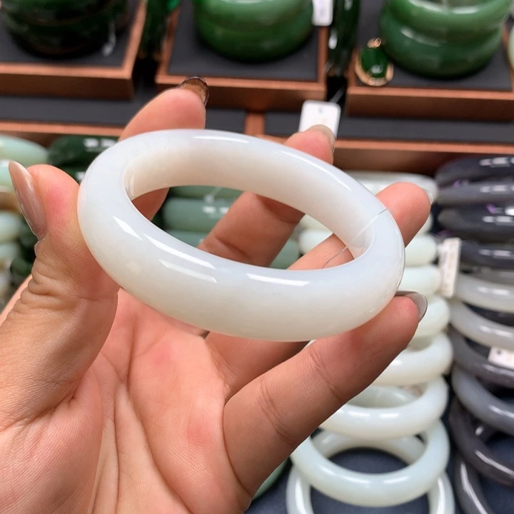 【闪购商品】未镶嵌手镯和田玉