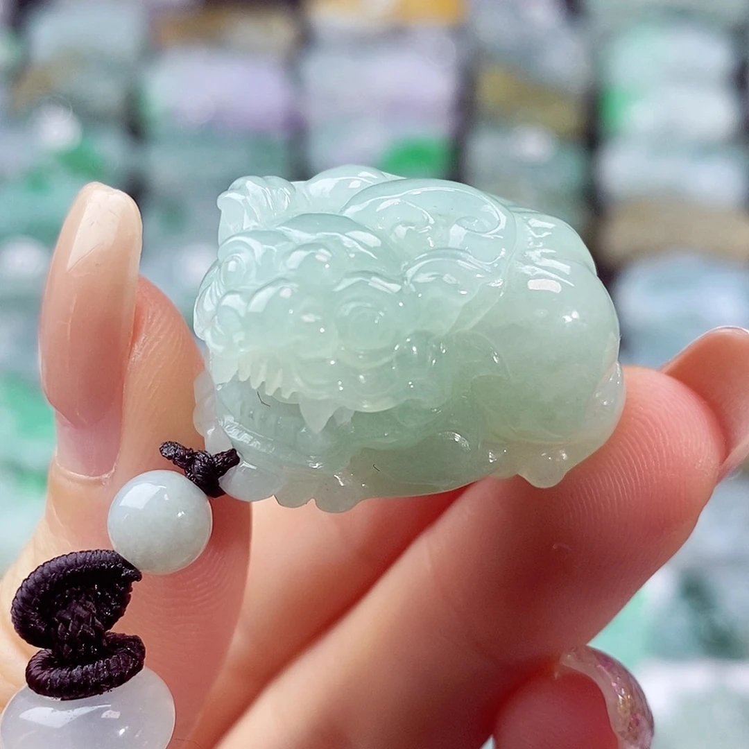 颈饰未镶嵌翡翠天然