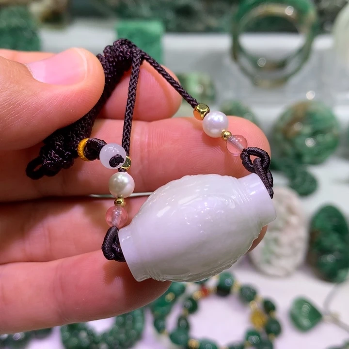 独山玉未镶嵌颈饰