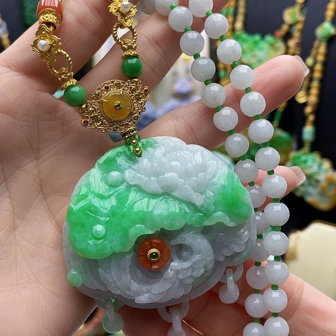 翡翠颈饰未镶嵌天然