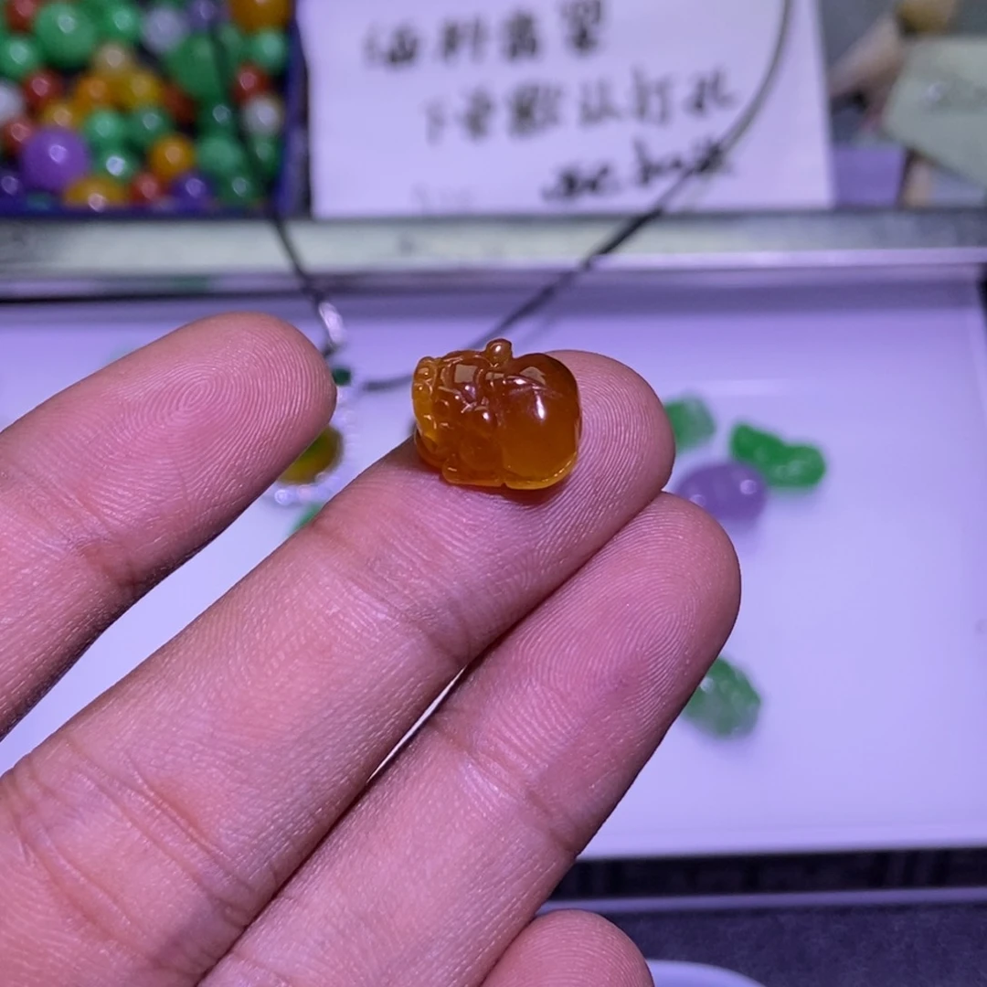 颈饰未镶嵌翡翠吊坠