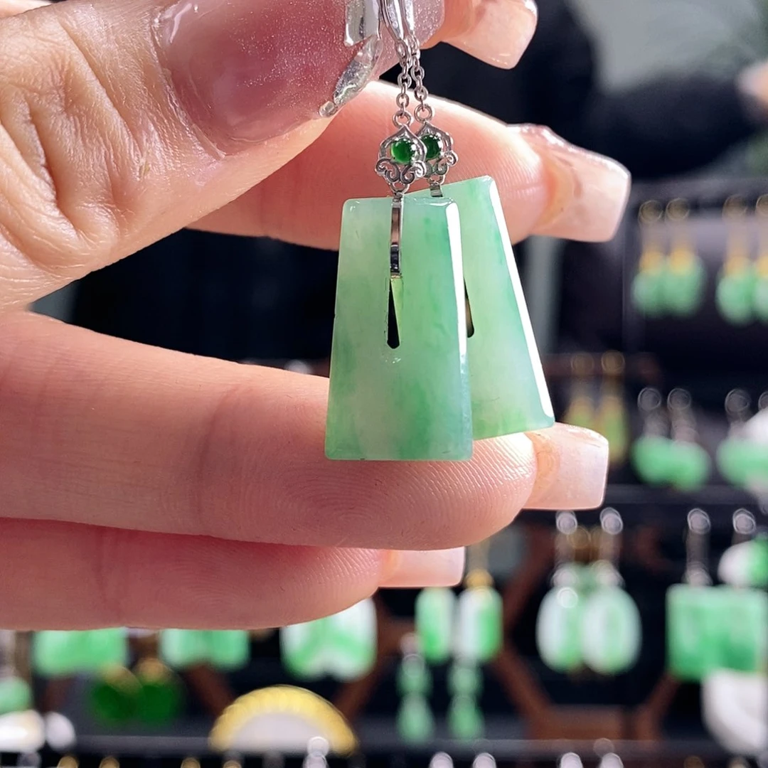 翡翠耳饰18K金镶嵌翡翠