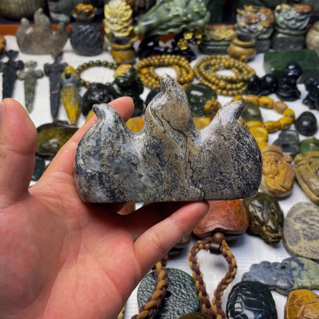 【闪购商品】未镶嵌岫岩河磨玉（透闪石质玉）挂件