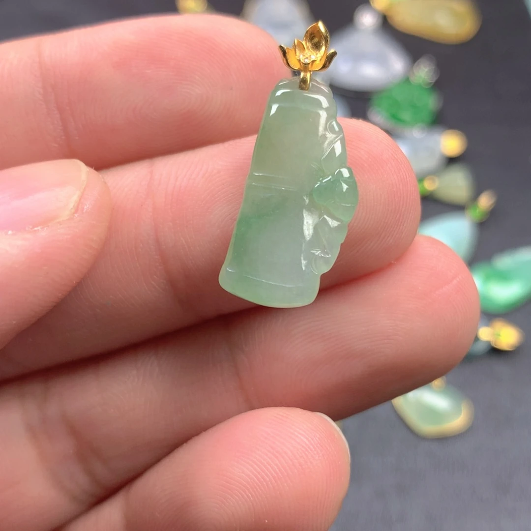 【闪购商品】颈饰18K金镶嵌翡翠翡翠