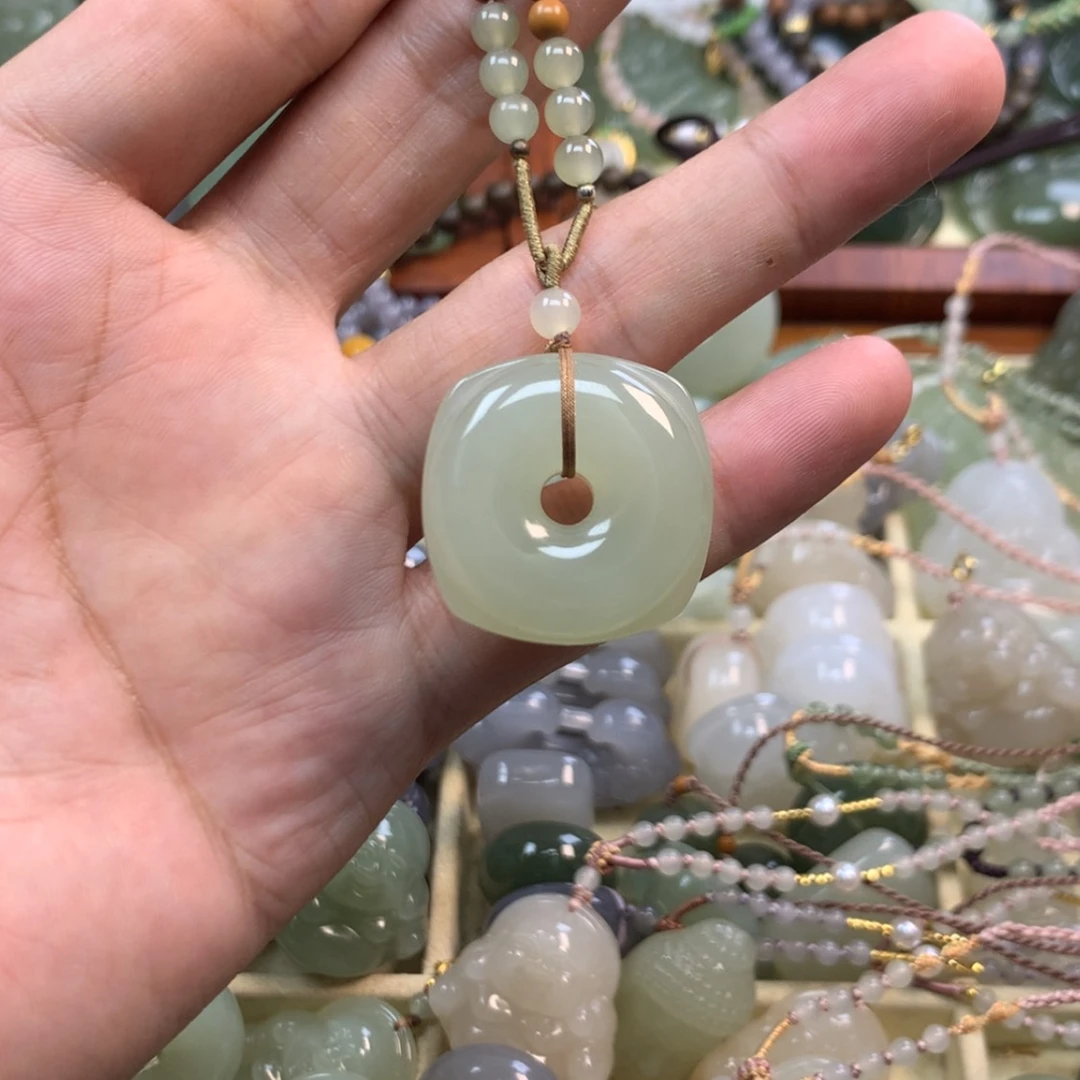 【闪购商品】颈饰未镶嵌和田玉