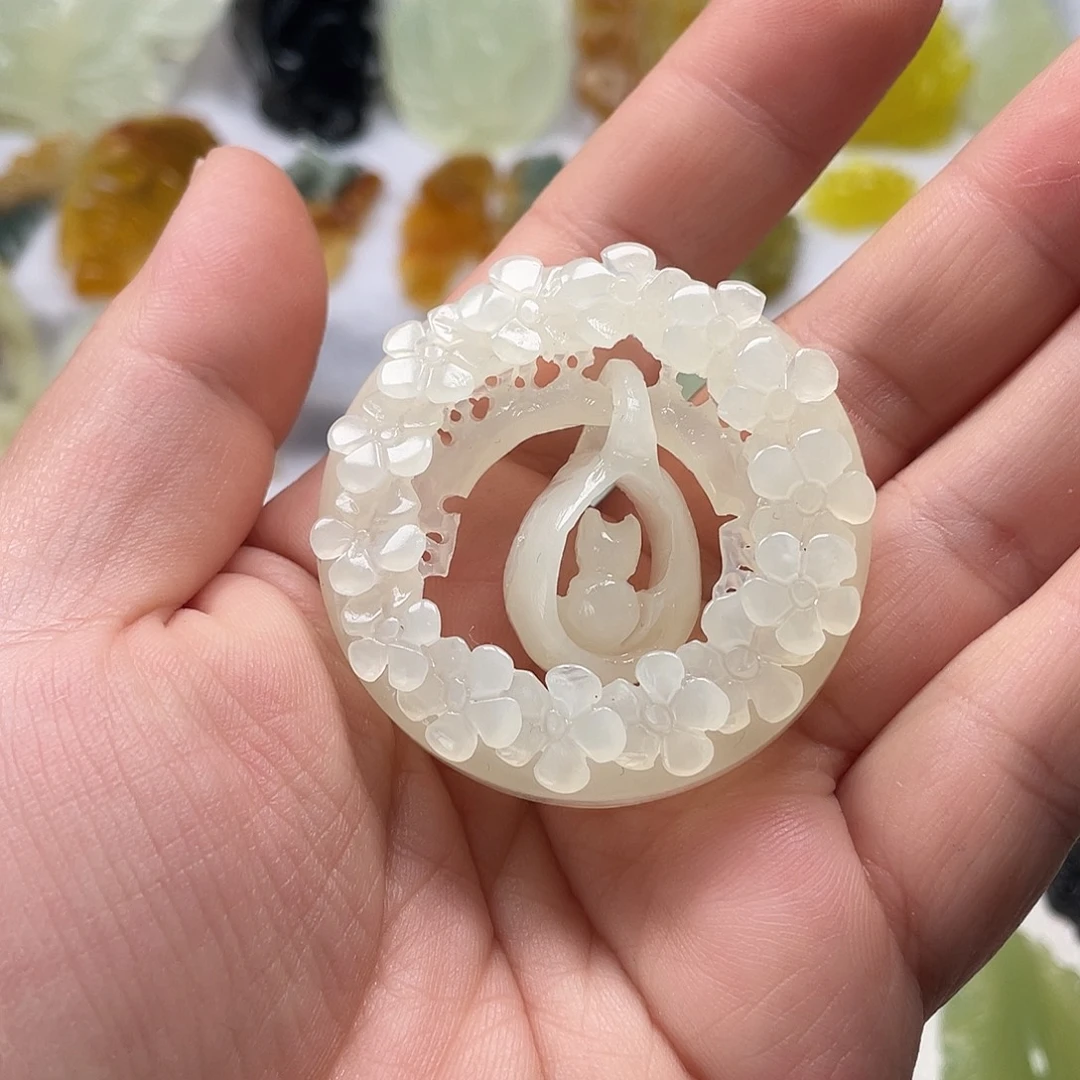 蛇纹石玉未镶嵌颈饰