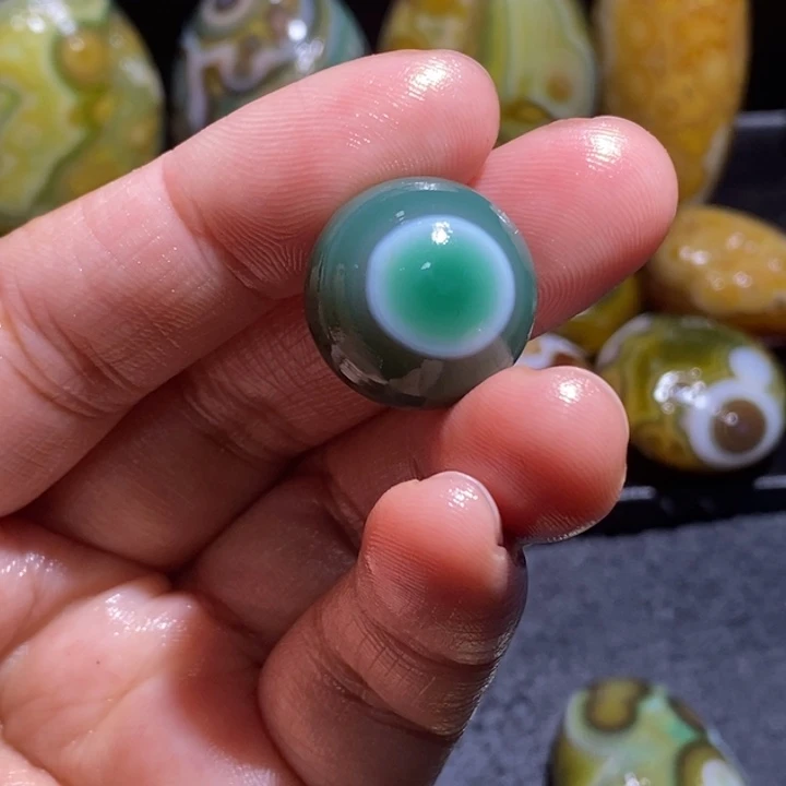 时***！玛瑙/玉髓未镶嵌珠宝半成品