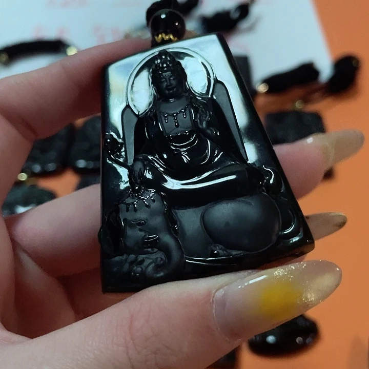 翡翠颈饰未镶嵌红**秋