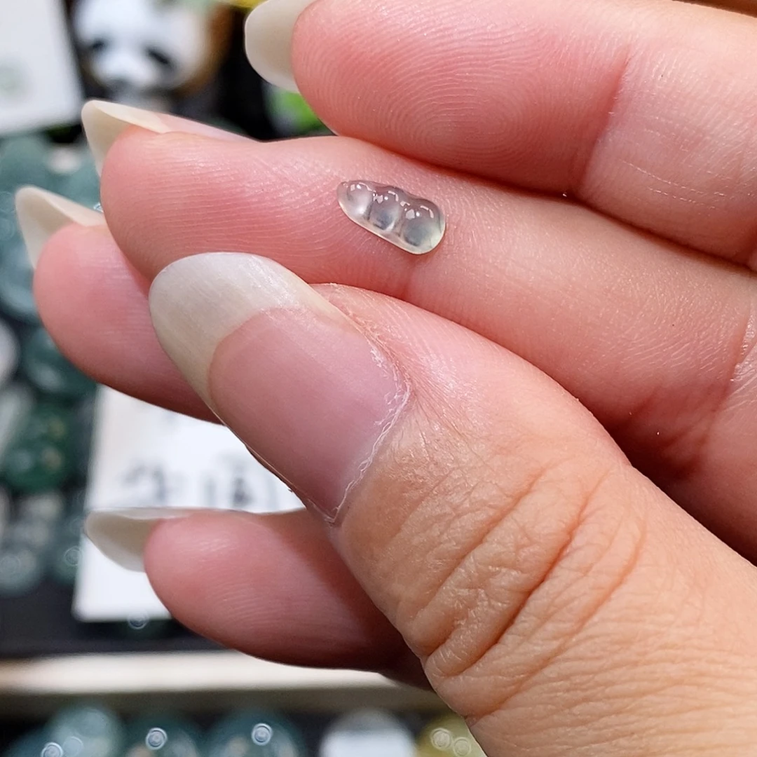 翡翠未镶嵌颈饰冰种豆子