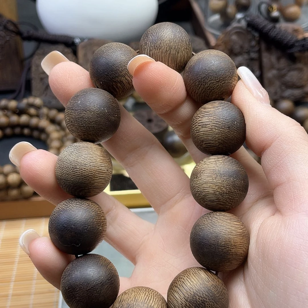沉香手串?***8越南芽庄