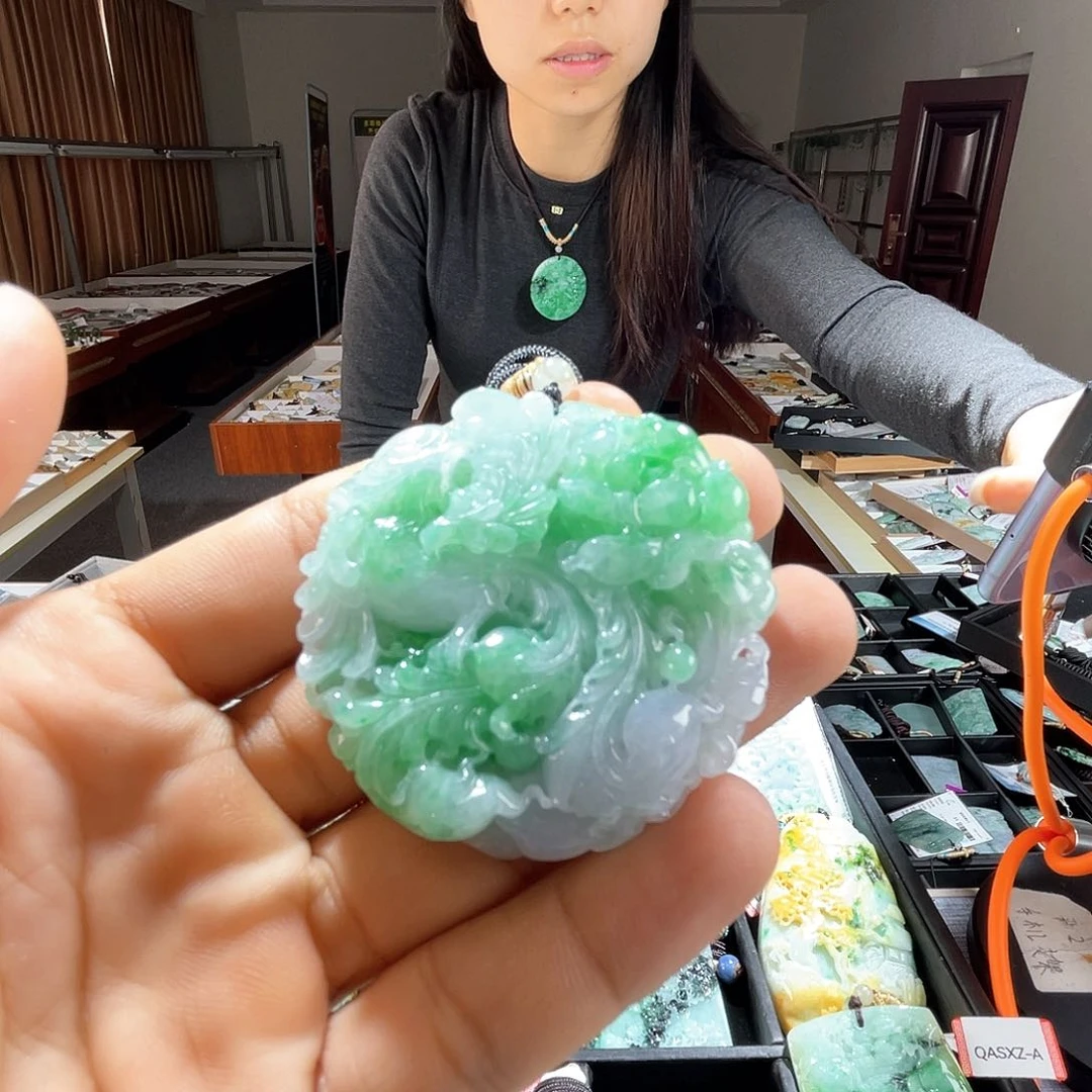 翡翠未镶嵌颈饰一