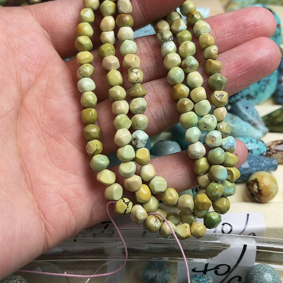 绿松石配饰未镶嵌淡*配饰